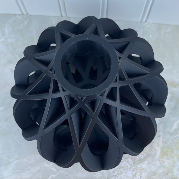 Modern Vase, The Vukan Vase, Flower Vase, Dried Flowers - Picture 4 of 7